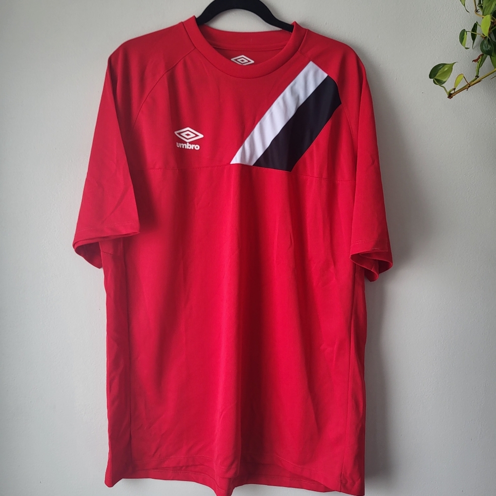 Umbro Embassy red lightweight soccer athleisure jersey Size L